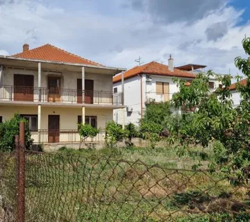 Zadar, katnica(208m2) s garažom i pomoćnim objektom na velikom terenu - cover