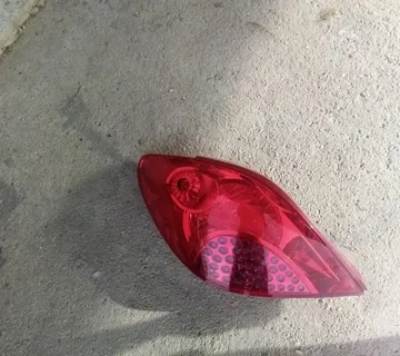Peugeot 207 zadnje lampe - cover