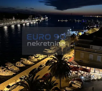 ZADAR/BRANIMIROVA OBALA-RENOVIRAN STAN, 50 M2,POGLED NA MORE,LOKACIJA! - cover
