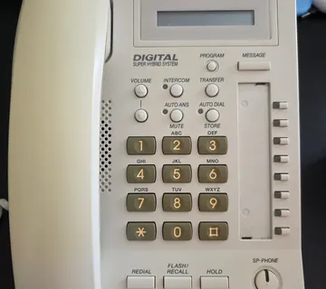 Fiksni telefoni za centralu Panasonic KX-T7630 i KX-T7665 - cover