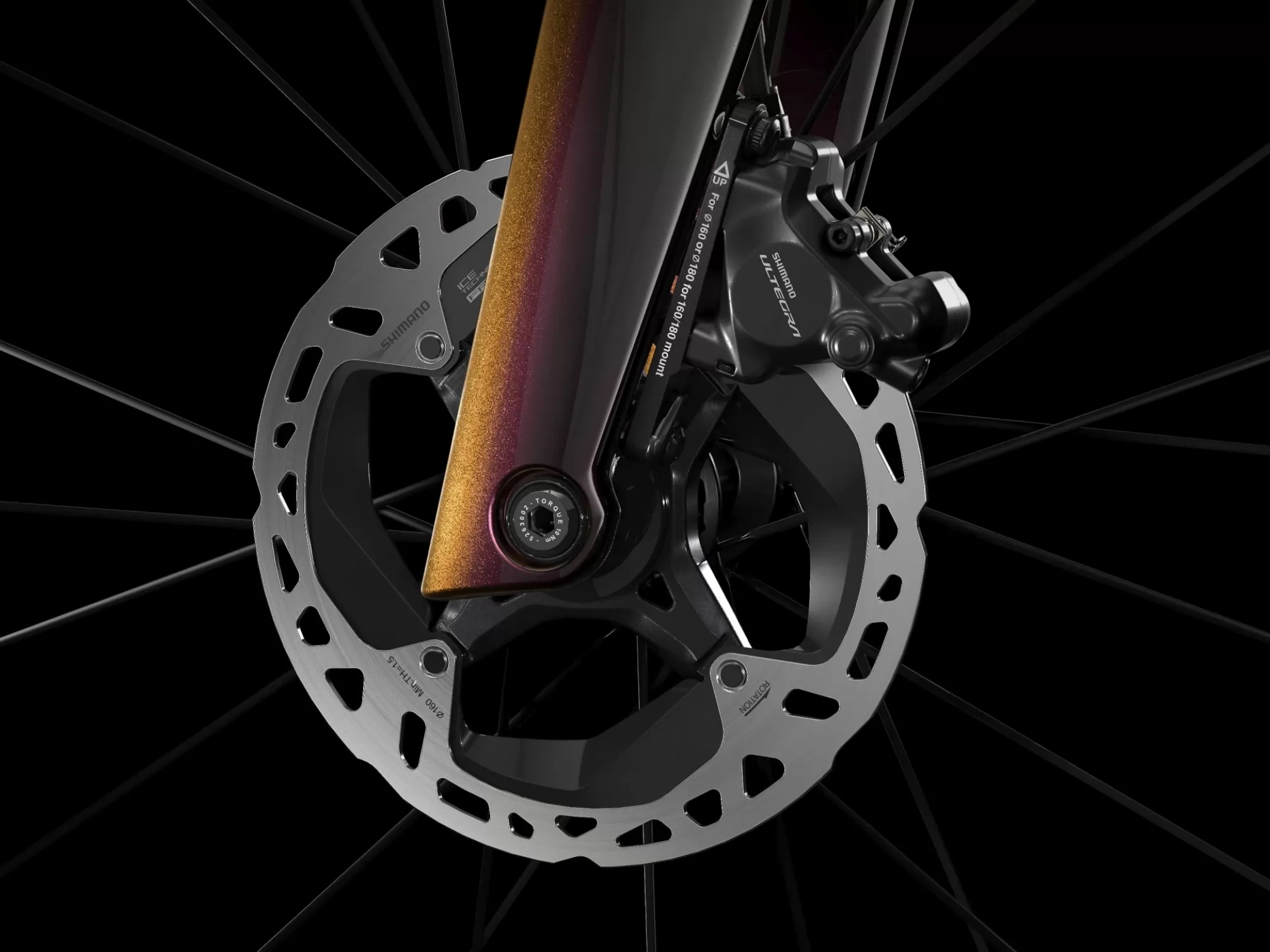 madone-slr-7-gen-7-2024-axinite-flip-black-37546-1701681705185