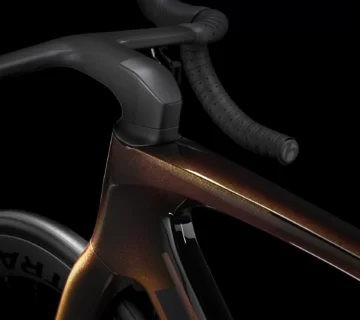 Bicikl Trek Madone SLR 7 Gen 7 AXS 2024 Axinite Flip'Black - cover