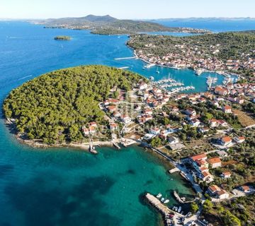Kuća, rijetkost na tržištu, 1. red do mora  - cover