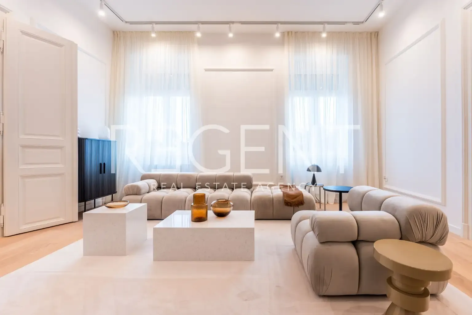 Zagreb, Branimirova – Luksuzan četverosoban stan - cover