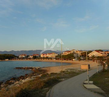 APARTMAN 150 METARA  OD MORA I PLAŽE - cover