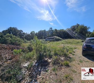 Pavićini, poljoprivredno zemljište 306m2, 1100m od mora - cover