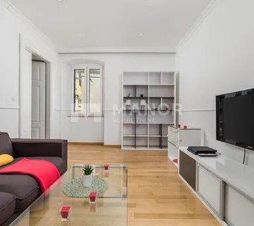 RIJEKA, CENTAR- Adaptiran 3SKL stan, 78m2 - cover