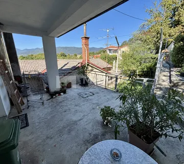 KASTAV, BELIĆI-Prizemnica 60 m2 s garažom i dvorištem - cover