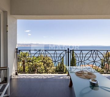 OPATIJA - Prostrana Villa s 4 Stambene jedinice i pogledom na more - cover