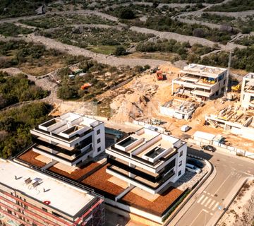 OTOK KRK, KRK - Novogradnja, dvoetažni stan s krovnom terasom i bazenom - cover