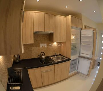 MEDULIN - Samostojeća kuća s tri apartmana, 240 m2 - cover