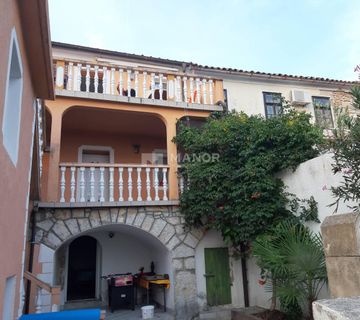 CRIKVENICA, DRAMALJ - Kuća u nizu s tri stana, 180 m2 - cover