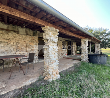 ISTRA, ROVINJ - Samostojeća kuća s okućnicom od 3600 m2 - cover