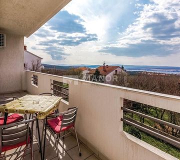 CRIKVENICA, JADRANOVO - Samostojeća kuća s apartmanima - cover