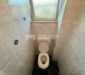 RIJEKA, DONJA VEŽICA - 3S+DB stan, 65 m2, balkon, pogled - cover