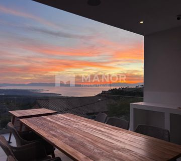 HRELJIN - Ekskluzivna moderna vila s bazenom i panoramskim pogledom na Kvarner. - cover