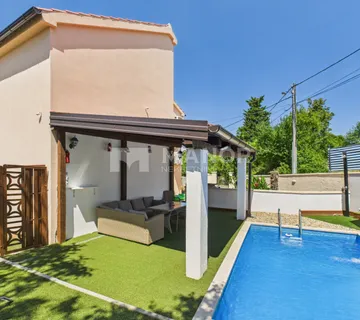 OTOK KRK, DOBRINJ - Kuća s bazenom i 2 apartmana, 160 m2 - cover