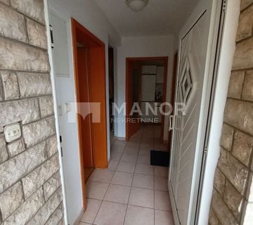PULA, VIDIKOVAC - Dvojna kuća s okućnicom, 100 m2 - cover