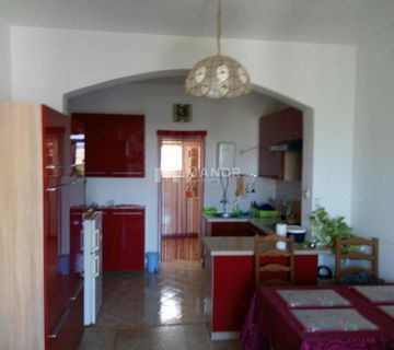 CRIKVENICA, JADRANOVO - Samostojeća kuća s tri apartmana, 160 m2 - cover