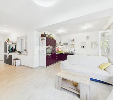 RIJEKA, MLAKA - Samo kod nas! Adaptiran 2S+DB stan, 82 m2 - cover