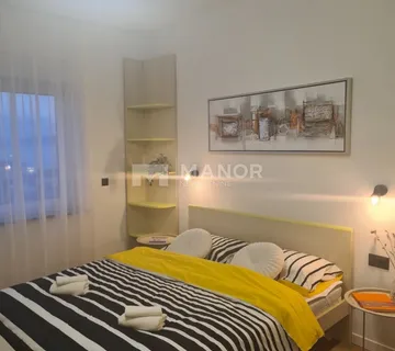 RIJEKA, CENTAR- Stan najam, 3SKL s balkonom i panoramskim pogledom na more - cover