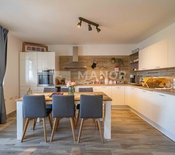 RIJEKA, MARTINKOVAC - Samostojeća kuća s dva stana, 270 m2 - cover