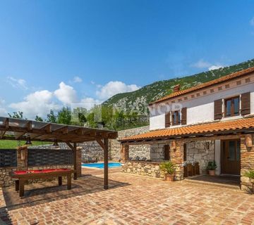 NOVI VINODOLSKI, DRIVENIK - Kamena villa s bazenom - cover