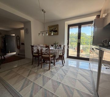 OPATIJA, OPRIĆ - dvoetažni stan s okućnicom i pogledom na more - cover
