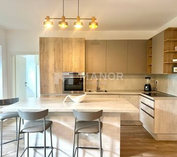 KASTAV, RUBEŠI - Samo kod nas! 2S+DB stan s garažom, studio apartmanom, konobom i okućnicom - cover