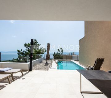 KOSTRENA - Dvije dvojne kuće s bazenima i garažom, 380 m2 - cover