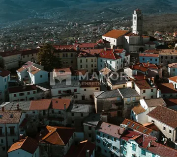KASTAV - Stambeno-poslovna kuća u nizu, 220 m2 - cover