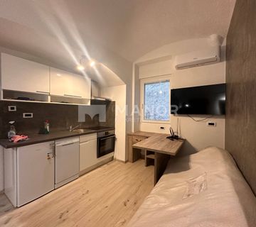 OPATIJA, CENTAR - Dva adaptirana apartmana, 100m od mora - cover