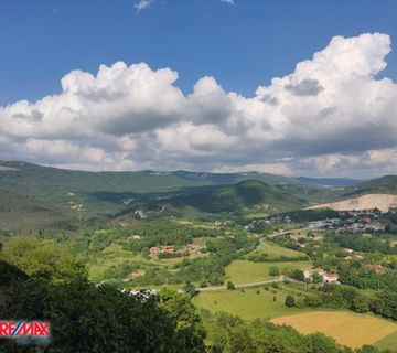 ISTRA, BUZET, VIŠE NEKRETNINA U STAROGRADSKOJ JEZGI - cover