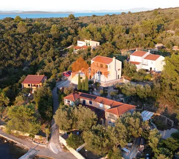 Atraktivna Kuća Luka 114 M2,na Samom Moru - Luka, Sali