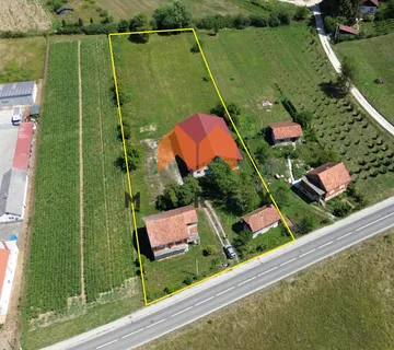 KUĆA 195M2+POSLOVNA ZGRADA 340M2+DRVENA KUĆA 45M2 - cover