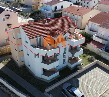 Prostrani apartman s pogledom na more u Povljani - Povljana
