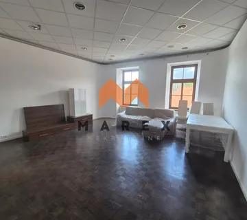 Poslovan Prostor- 70 M2 Sa Dva Sanitarna Čvora - Krapina