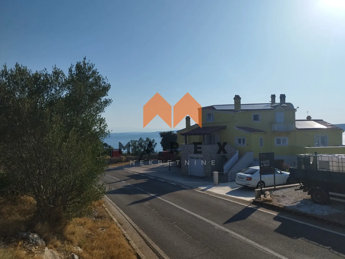 ATRAKTIVNO GRAĐEVINSKO ZEMLJIŠTE 513M2-SALI, DUGI OTOK - cover