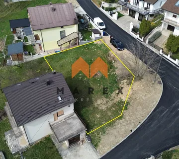 GRAĐEVINSKO ZEMLJIŠTE 370M2-KRAPINA - cover