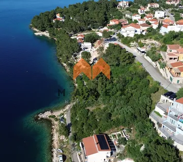 EKSKLUZIVNO-PRVI RED DO MORA S PREKRASNIM POGLEDOM  I GRAĐEVINSKOM DOZVOLOM - cover