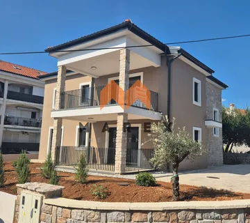 Luksuzna Novogradnja Sa Dva Stana ,malinska - Milčetići, Malinska-Dubašnica