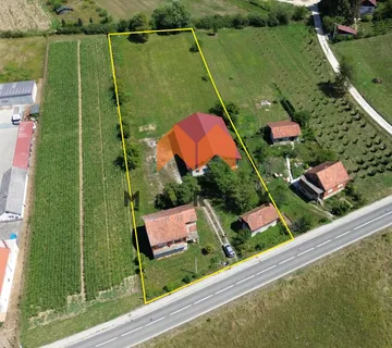 Kuća 195m2+poslovna Zgrada 340m2+drvena Kuća 45m2 - Krušljevo Selo, Oroslavje