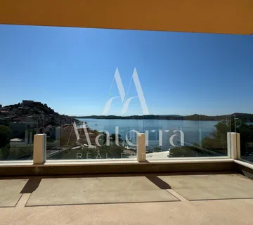 Luksuzni Stan, 138m2 Sa Galerijom I Pogledom Na Grad I More - Šibenik