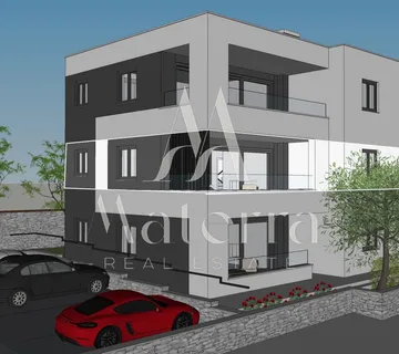 Vodice - 2-Soban Stan, 30 M Od Mora, Prvi Kat, Zgrada 1
