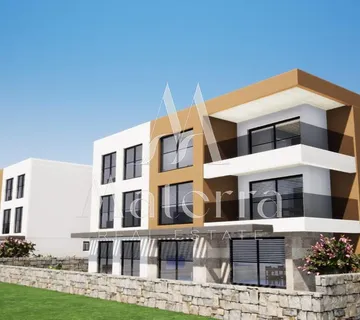 Vodice - 3-Soban Stan, 2 Parking Mjesta, 50 M Od Mora, S1