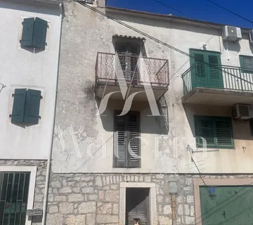 Vodice - Kuća Za Renovaciju, 150 M Od Mora