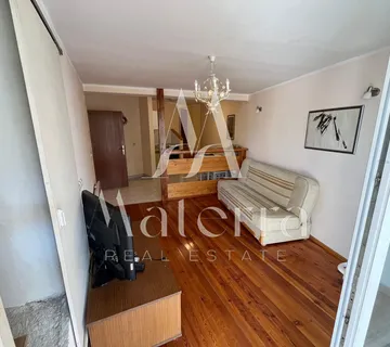 Vodice - Centar- 2-Sobni Stan, 150 M Od Mora