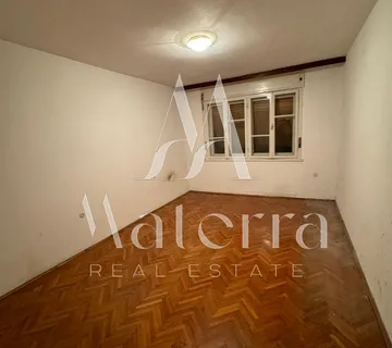 Centar - Šibenik, Poslovni Prostor P=63.88 M2