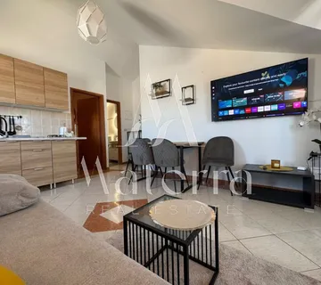 Vodice - 1-Sobni Stan, 700 M Od Mora