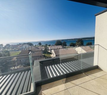 Top location - Seaview! - cover